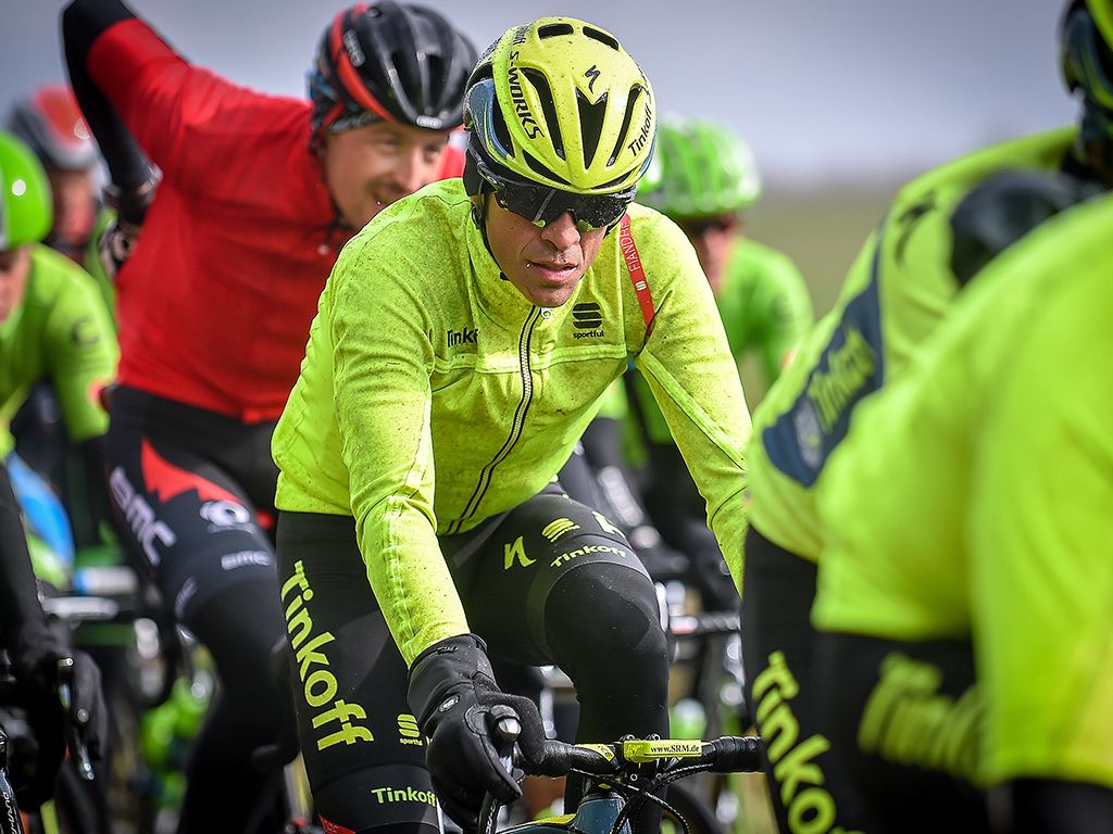 Contador wrapped up against the elements at the 2016 Paris-Nice