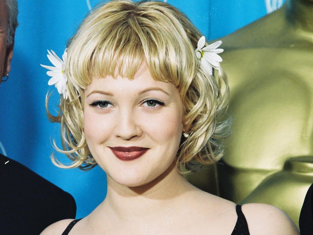 Drew Barrymore 90s beauty trends