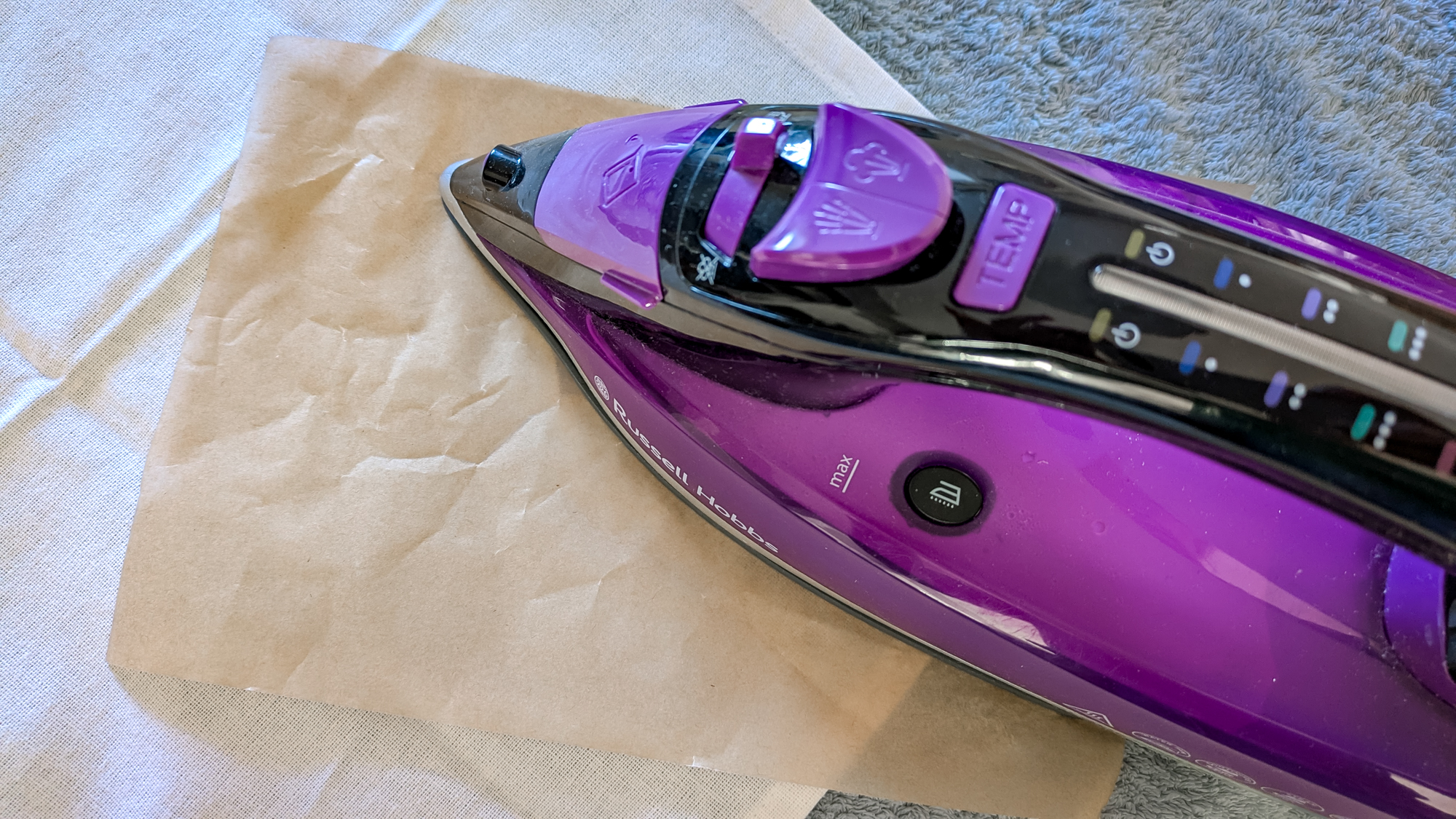 How to remove grease stains from clothing