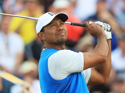 Tiger Woods Suffers Neck Injury Scare At The Open