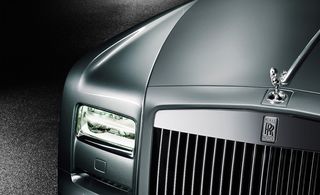 Front headlight view of the Rolls-Royce Phantom Coupé