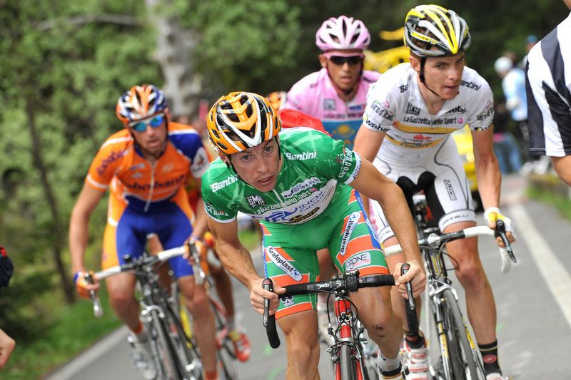 Emanuele Sella pushes the pace on the Mortirolo in 2008