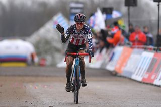 Katie Compton (USA) takes home silver medal at cyclo-cross worlds 2018