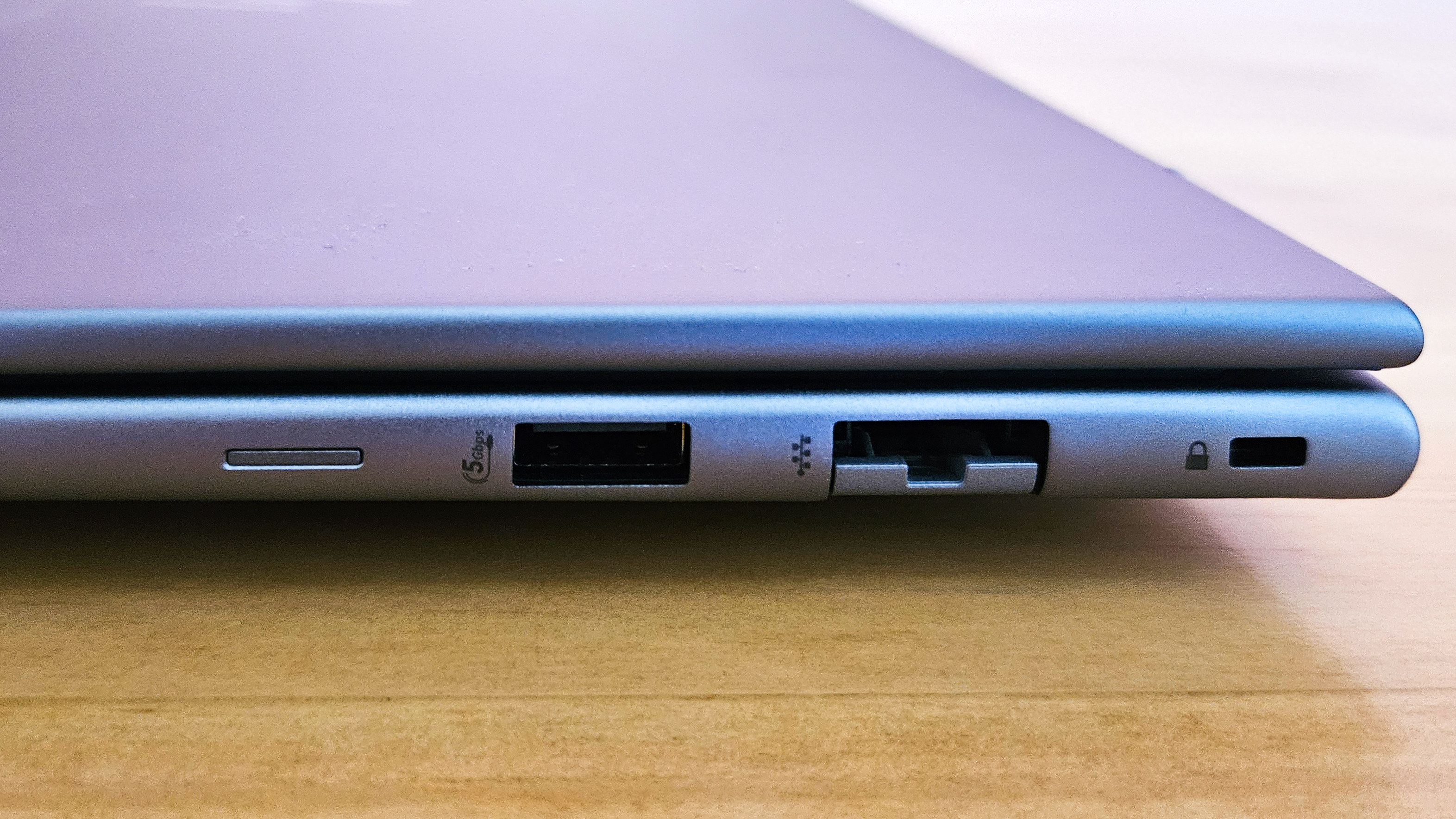 LS-HP ZBook Power G11: photo of ports