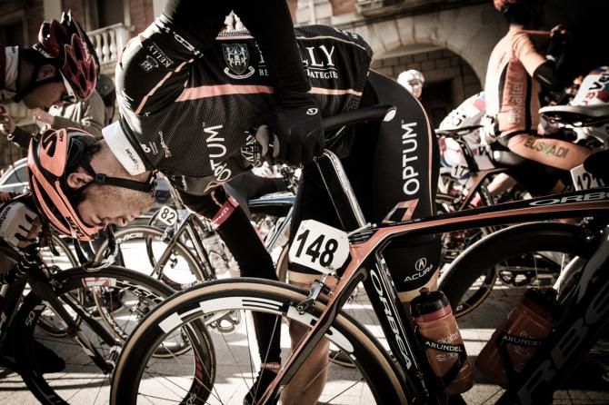 Jesse Anthony checks his bike at the start of stage 3 at the Vuelta a Castilla y Leon