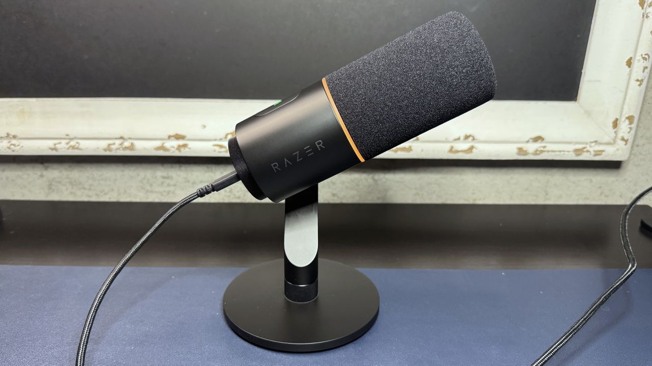 Razer Seiren V3 Pro Review: USB, XLR, and 32-bit f