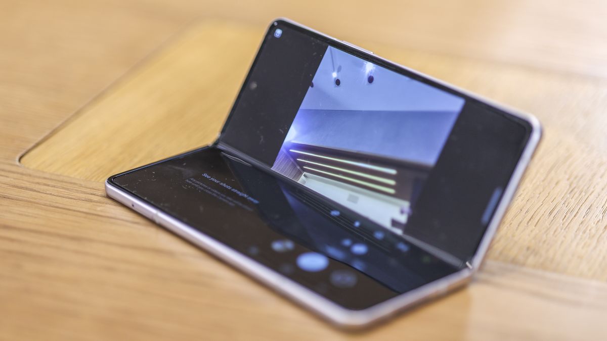 Samsung Galaxy Z Fold 3