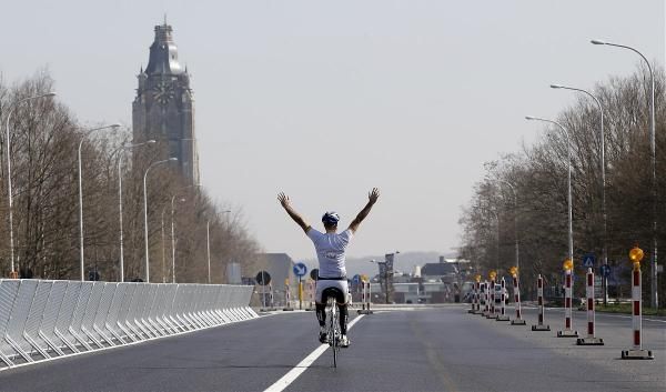 Van Petegem secured the Flanders/Paris-Roubaix double in 2003
