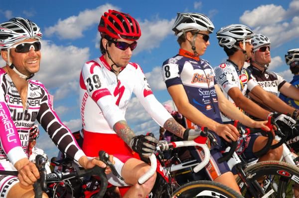 Elite men on the start line (L-R): Derrick St. John (Garneau-Club Chaussures- Ogilv), Mark Lalonde, Jared Stafford and Davide Frattini (Hudz-Subaru).