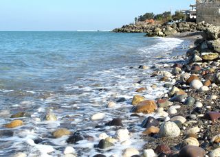 Iran ligger på södra stranden av Kaspiska havet.