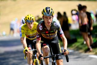 Sepp Kuss leading Jonas Vingegaard at the Tour de France 2022