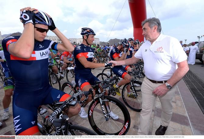 Eddy Merckx offers his condolences to the IAM team in memory of Kristof Goddaert