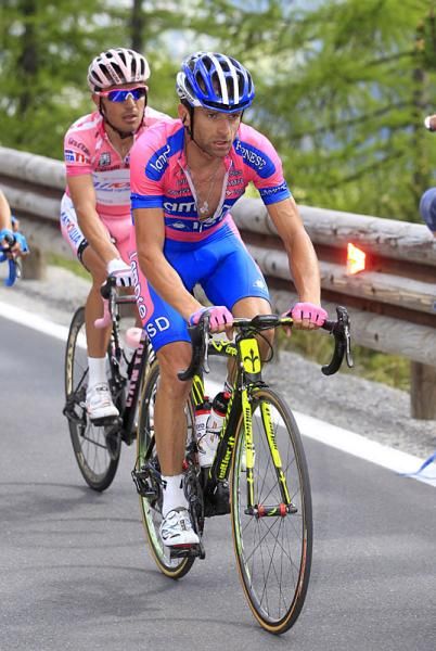 Michele Scarponi (Lampre - ISD) leads Joaquim Rodriguez (Katusha)