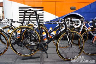 Rabobank riders were evenly split between the TCR Advanced SL and the Defy Advanced SL for Ronde van Vlaanderen.