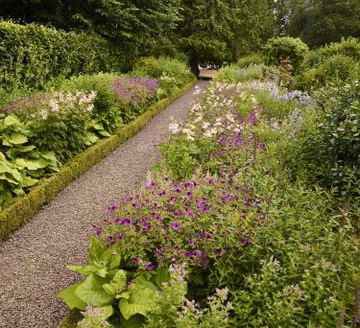Modern edging ideas: 11 chic ways to divide your garden zones ...