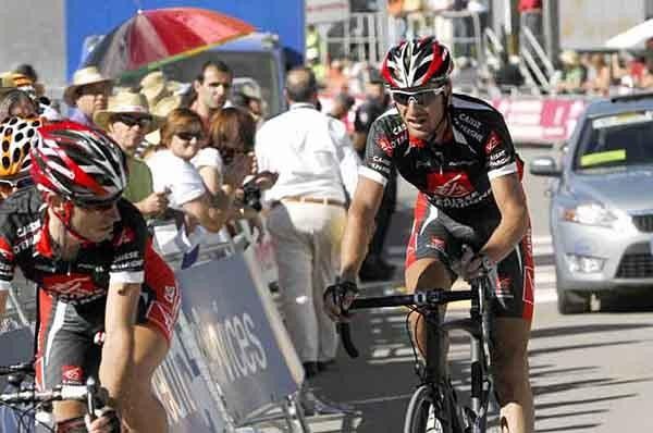 Vladimir Karpets (Caisse d'Epargne) finishes.