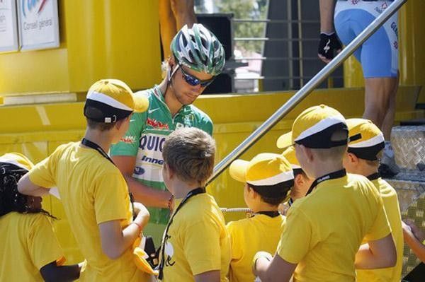 Boonen signs autographs