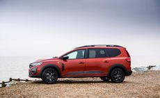 Dacia Jogger in red