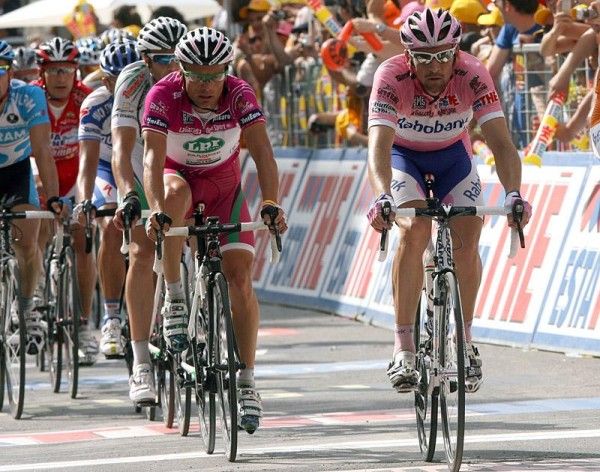 Race leader Denis Menchov (Rabobank) and Danilo Di Luca arrive at the finish together.