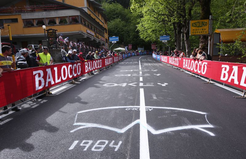 Some inventive Oakley paintwork on the road