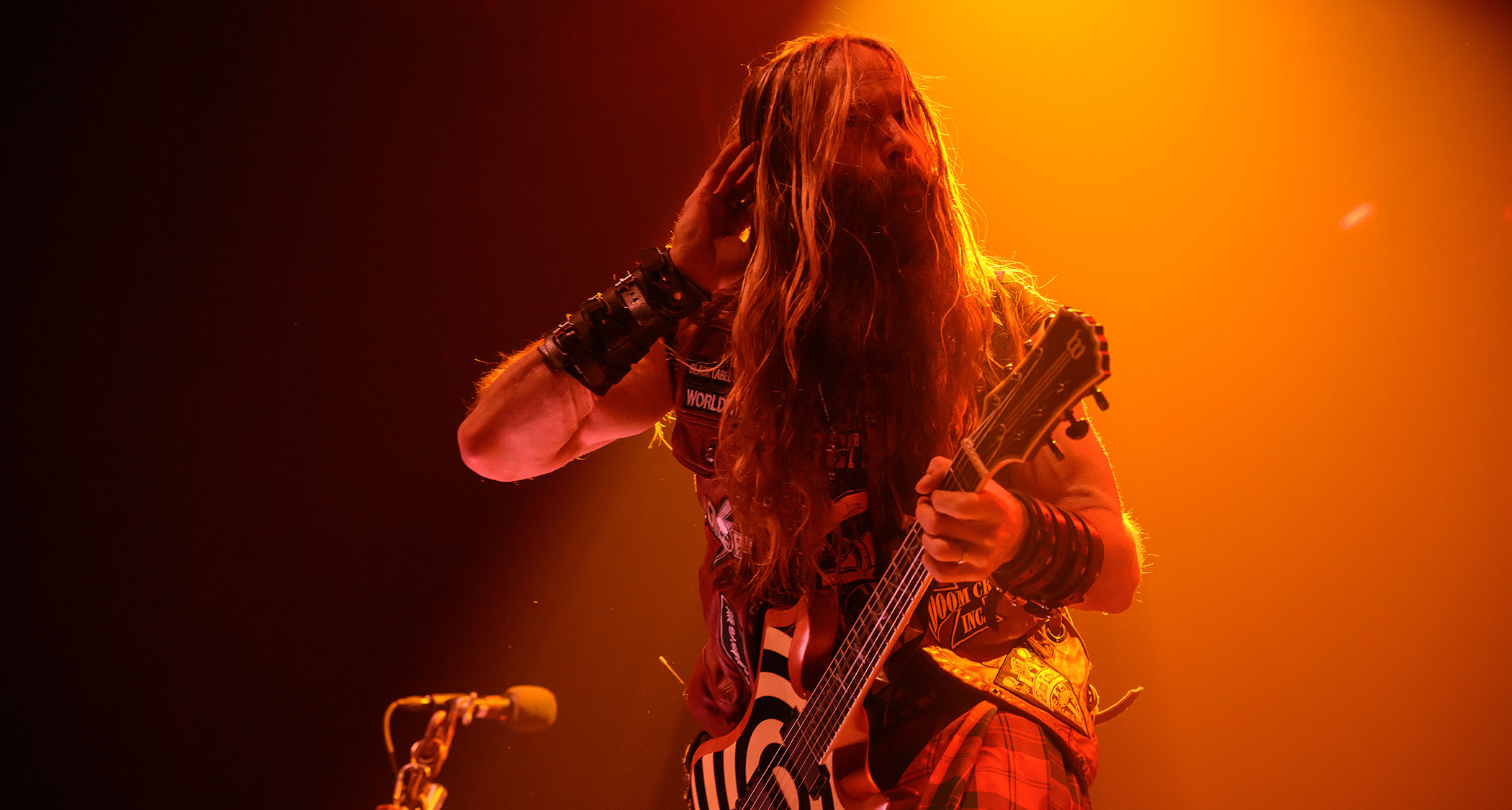 Zakk Wylde tears it up onstage with Black Label Society