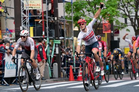 Edward Theuns wins the Japan Cup Criterium