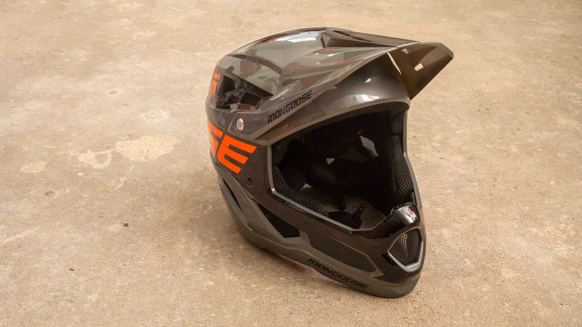 Mongoose Title full-face helmet