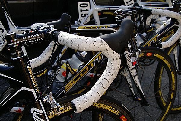 Ca&ntilde;ada's bars were heavily wrapped for an easier grip and more shock absorption.