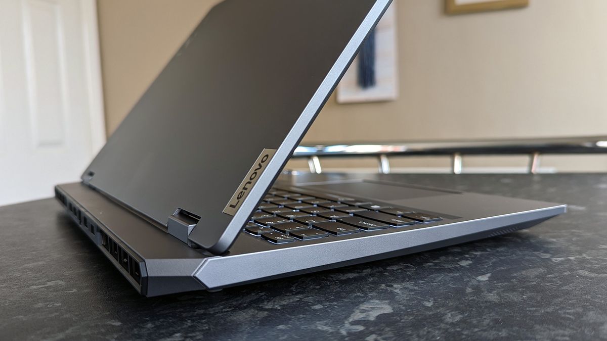 Lenovo LOQ 15IAX9I