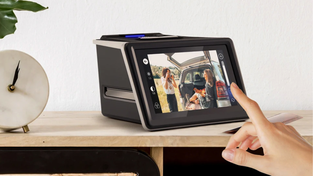 HP FilmScan 5&quot; Tocuhscreen Film Scanner