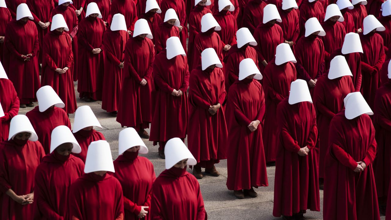 New scenes from The Handmaid&#039;s Tale season 4 for an article on The Handmaid&#039;s Tale book vs show