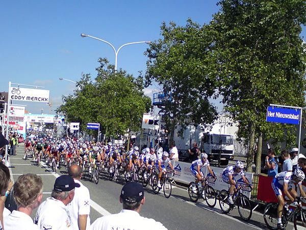 Quick Step leads the peloton