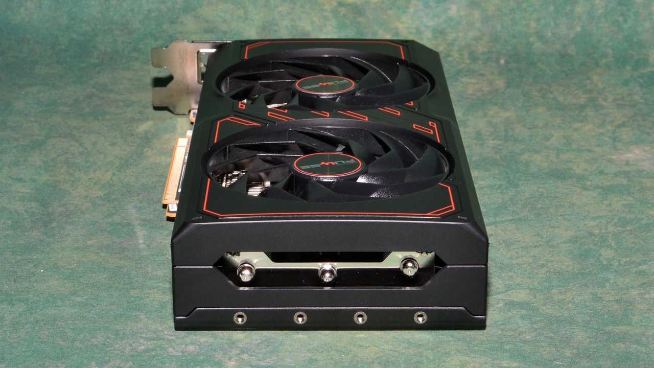 AMD Radeon RX 7600 XT Sapphire Pulse card photos and unboxing