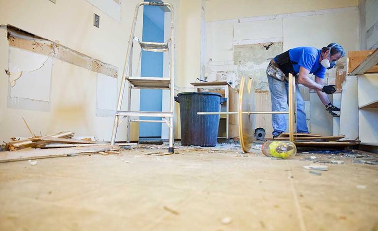 Living On Site While Renovating: 22 Top Tips 