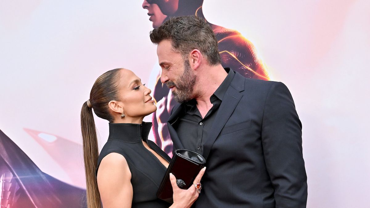 The Unusual Way Jennifer Lopez Went About Filing For Divorce From Ben Affleck, Per A Legal Expert