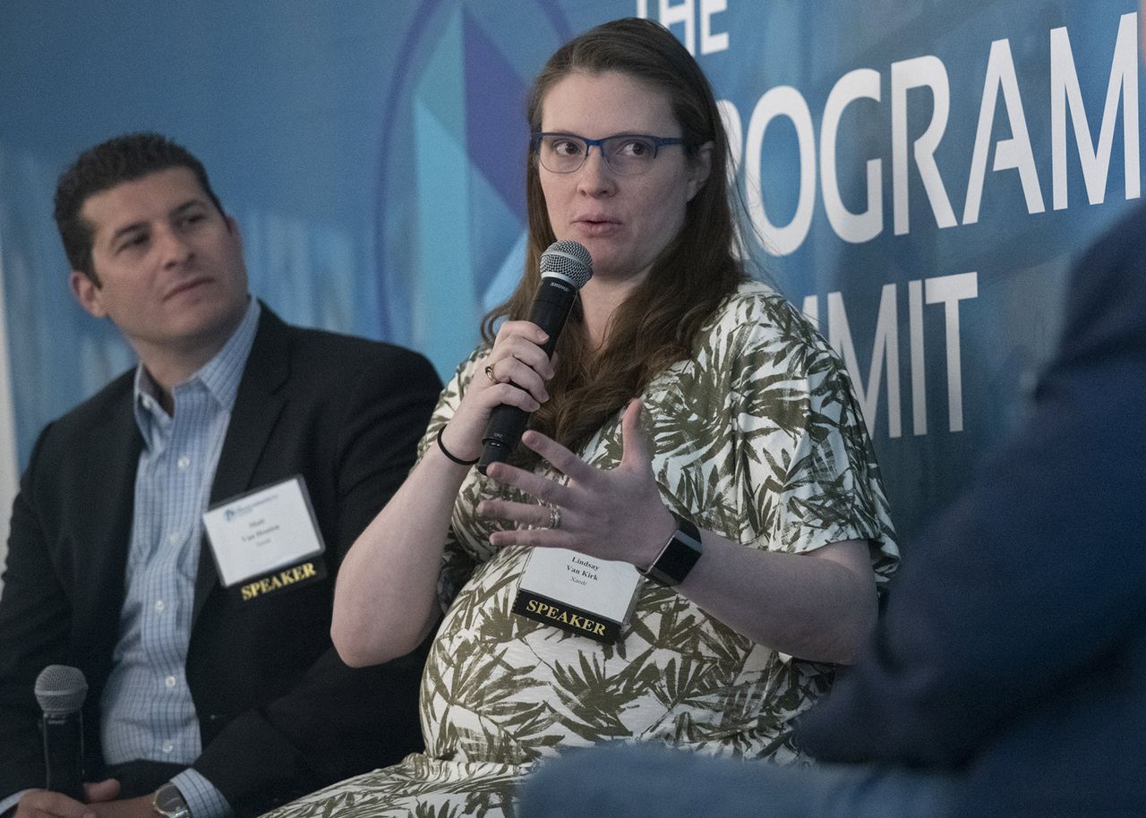 Schmooze_071519_2