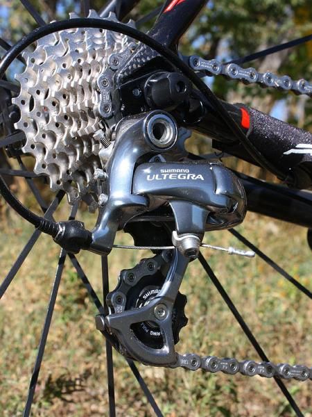 Shimano Ultegra SL components are a smart pick given they're nearly as light as Dura-Ace 7800 and work just as well but cost much, much less