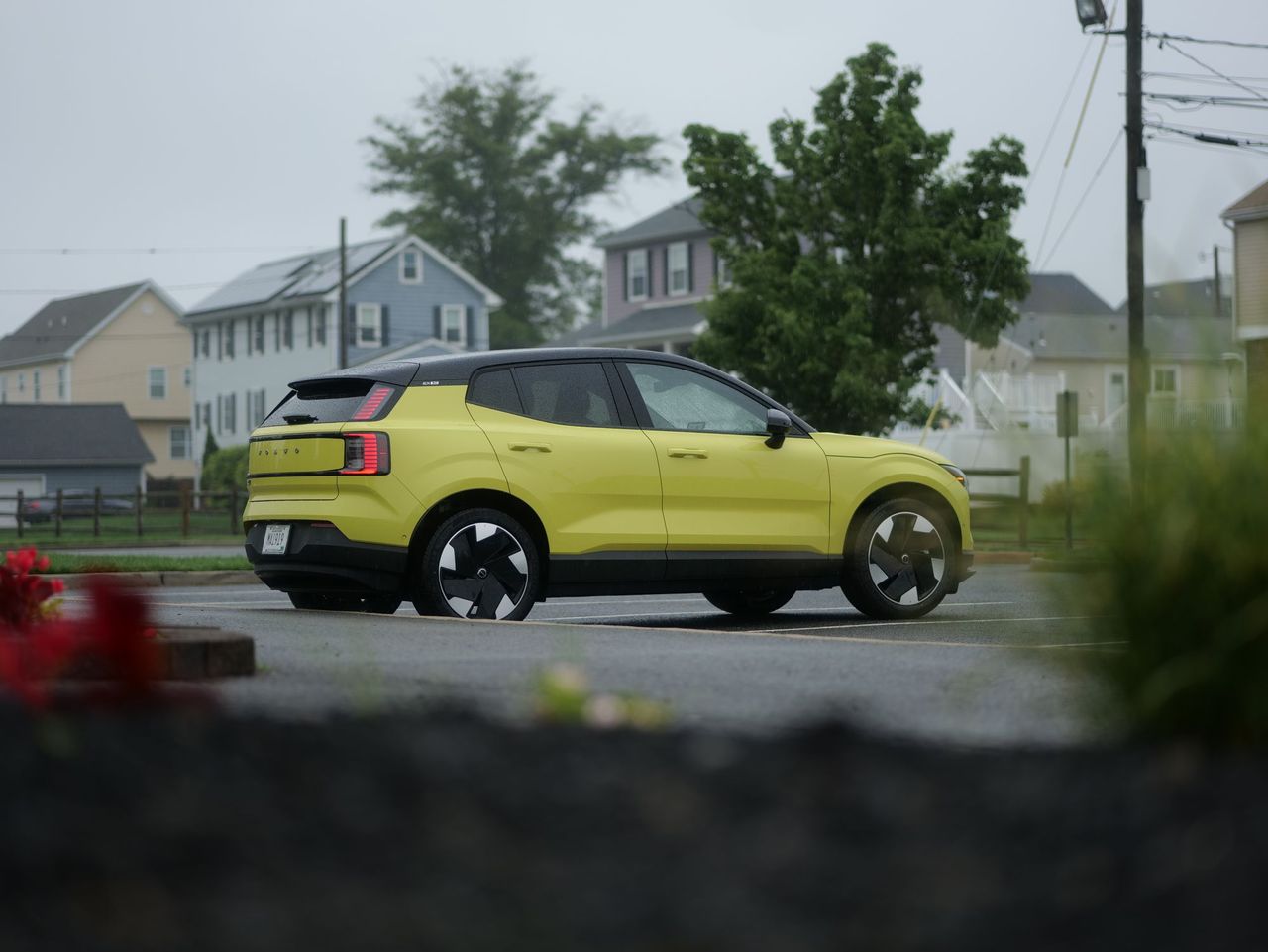 Volvo EX30 - Google Gemini vs. human edit