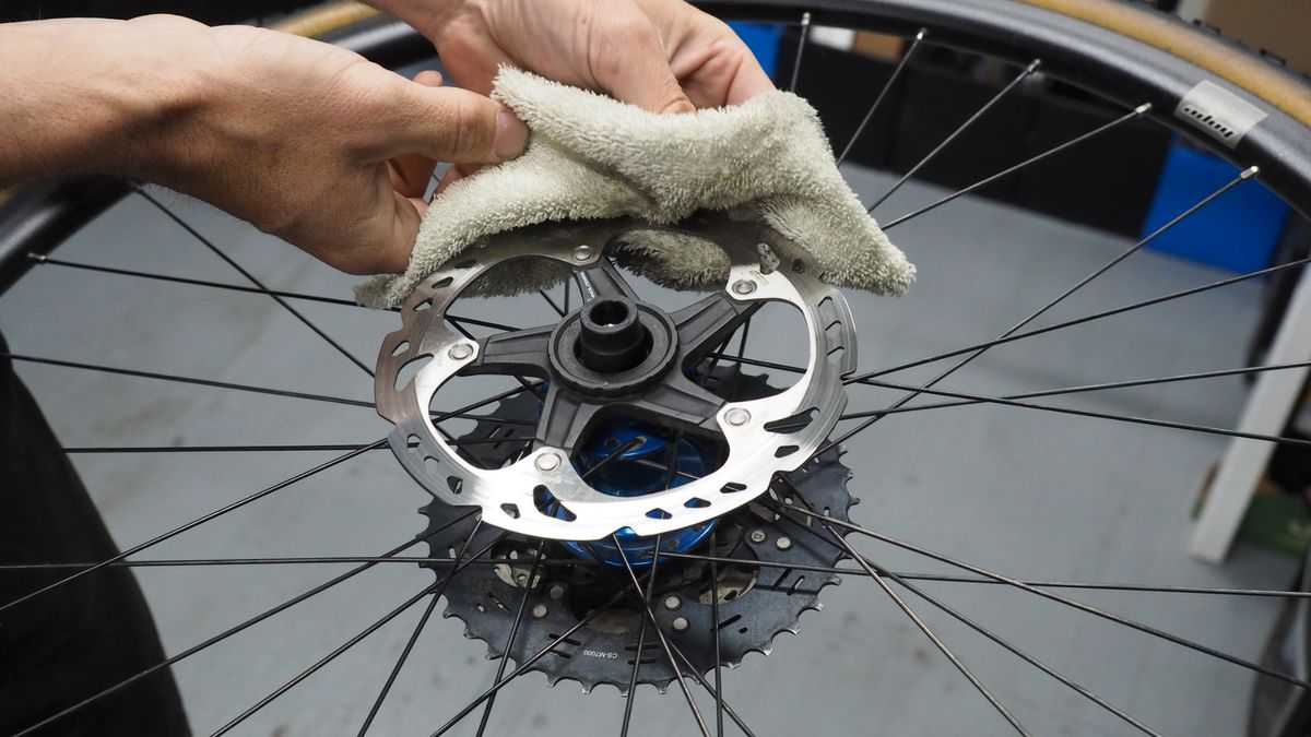 Best ways to cure squealing disc brakes on a mountain bike BikePerfect