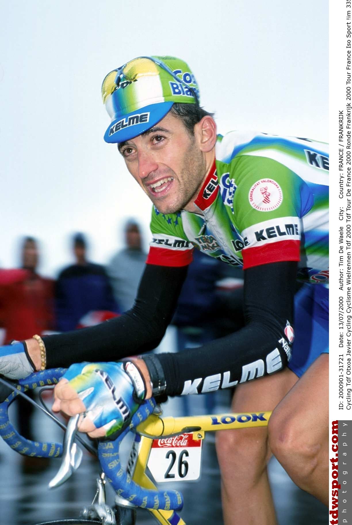 Javier Otxoa solos to victory on Hautacam at the 2000 Tour de France.