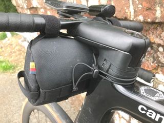 Specialized/Fjallraven S/F Handlebar Pocket bar bag attached to a bike.