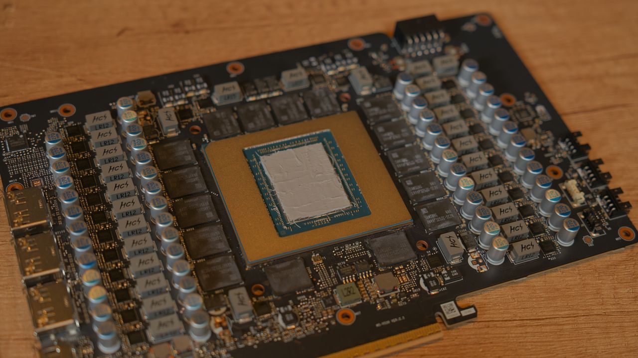 Greyscale ITX Build GPU Block Installation
