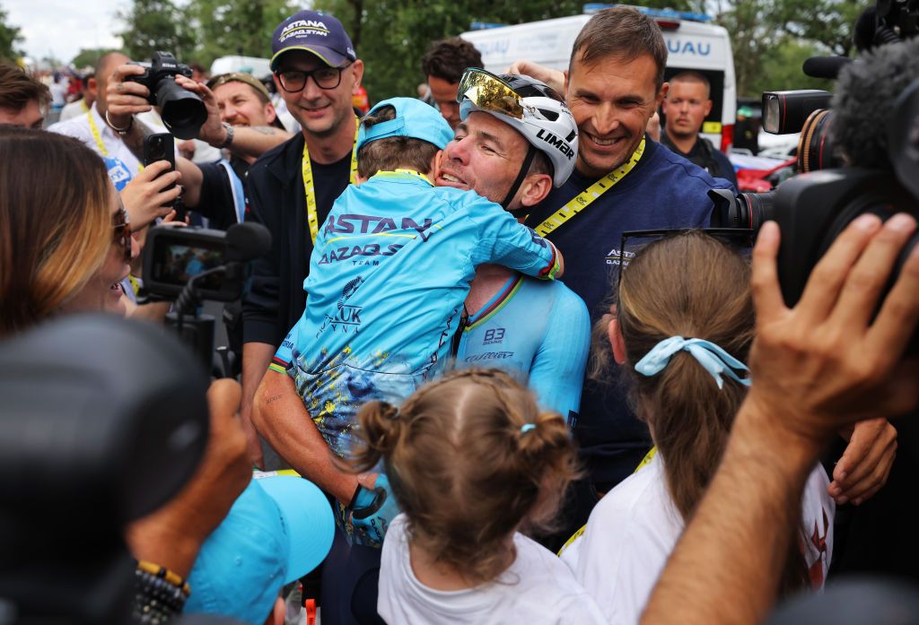 Eyewitness – Tears flow as Mark Cavendish, family and Astana Qazaqstan celebrate a historic Tour de France stage victory