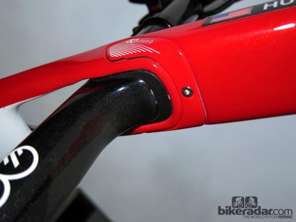 The mechanical workings of IsoSpeed are tucked away behind this carbon fiber cover
