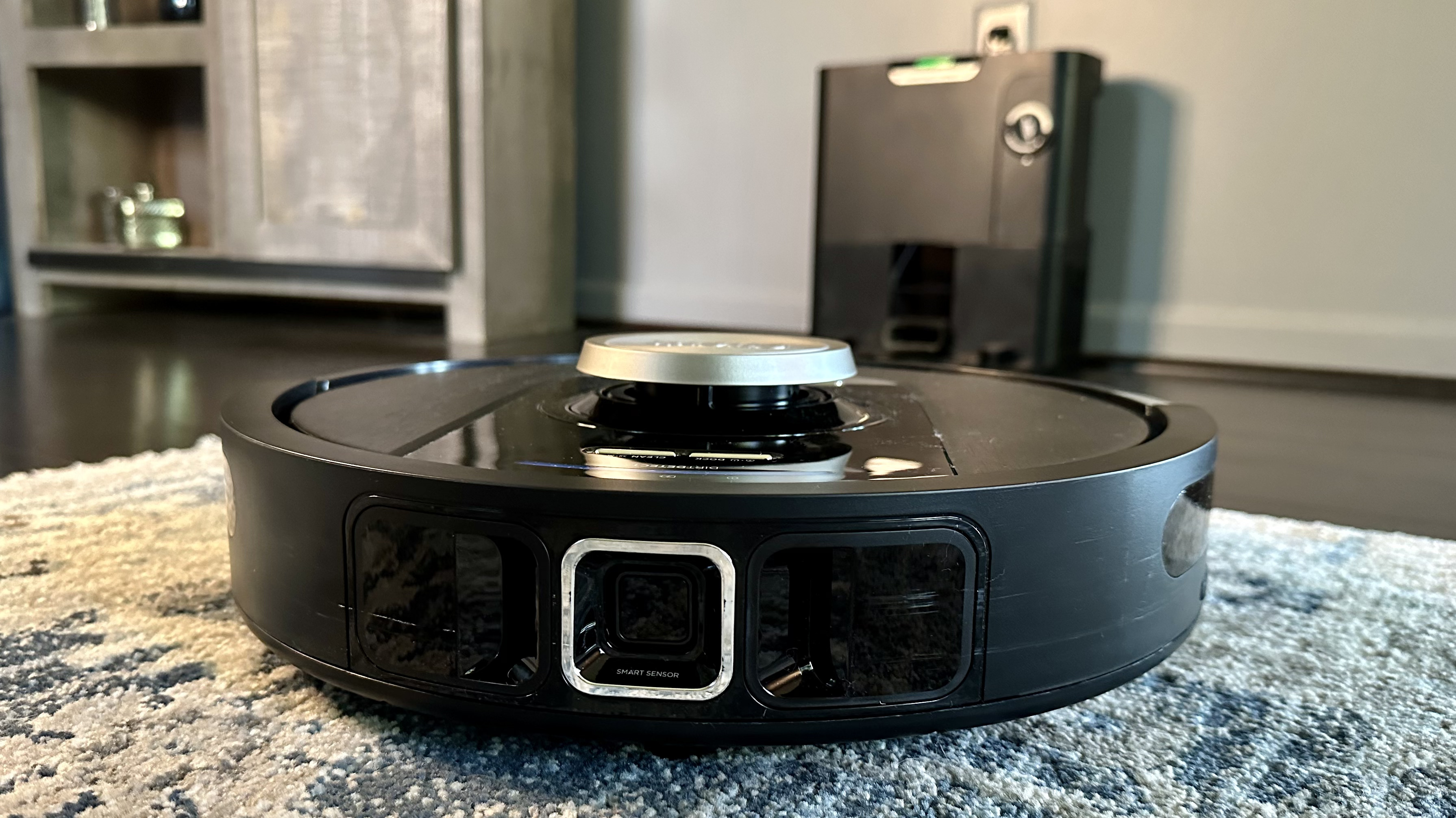 Narwal Freo Is an Obsessively Clean Smart Robot Vacuum