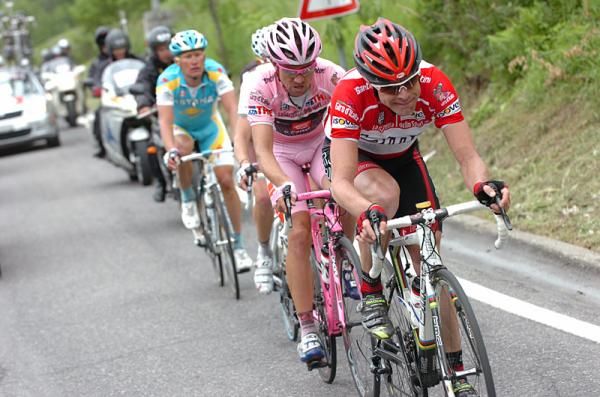 Points leader Cadel Evans (BMC) leads David Arroyo on the ascent to the finish in Aprica.