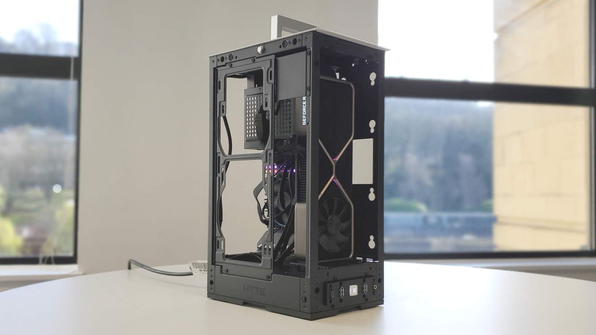 Hyte Revolt 3 PC chassis