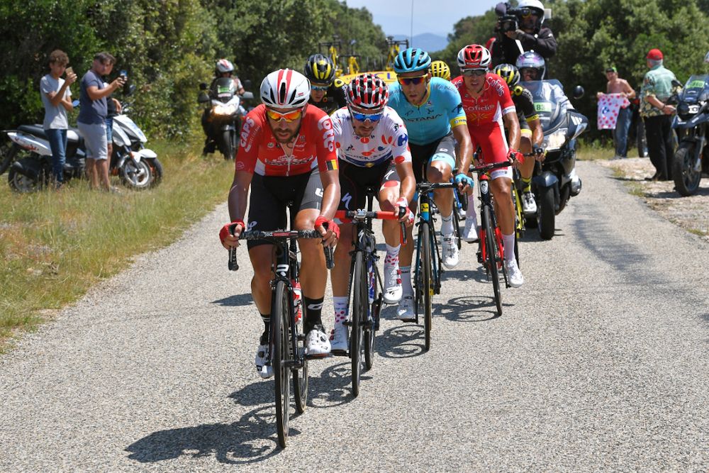 Thomas De Gendt leads the breakaway during stage 14