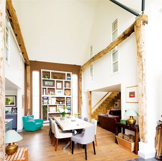 spenser-barn-dining-room-beams-storage