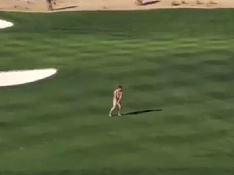 streaker invades waste management phoenix open